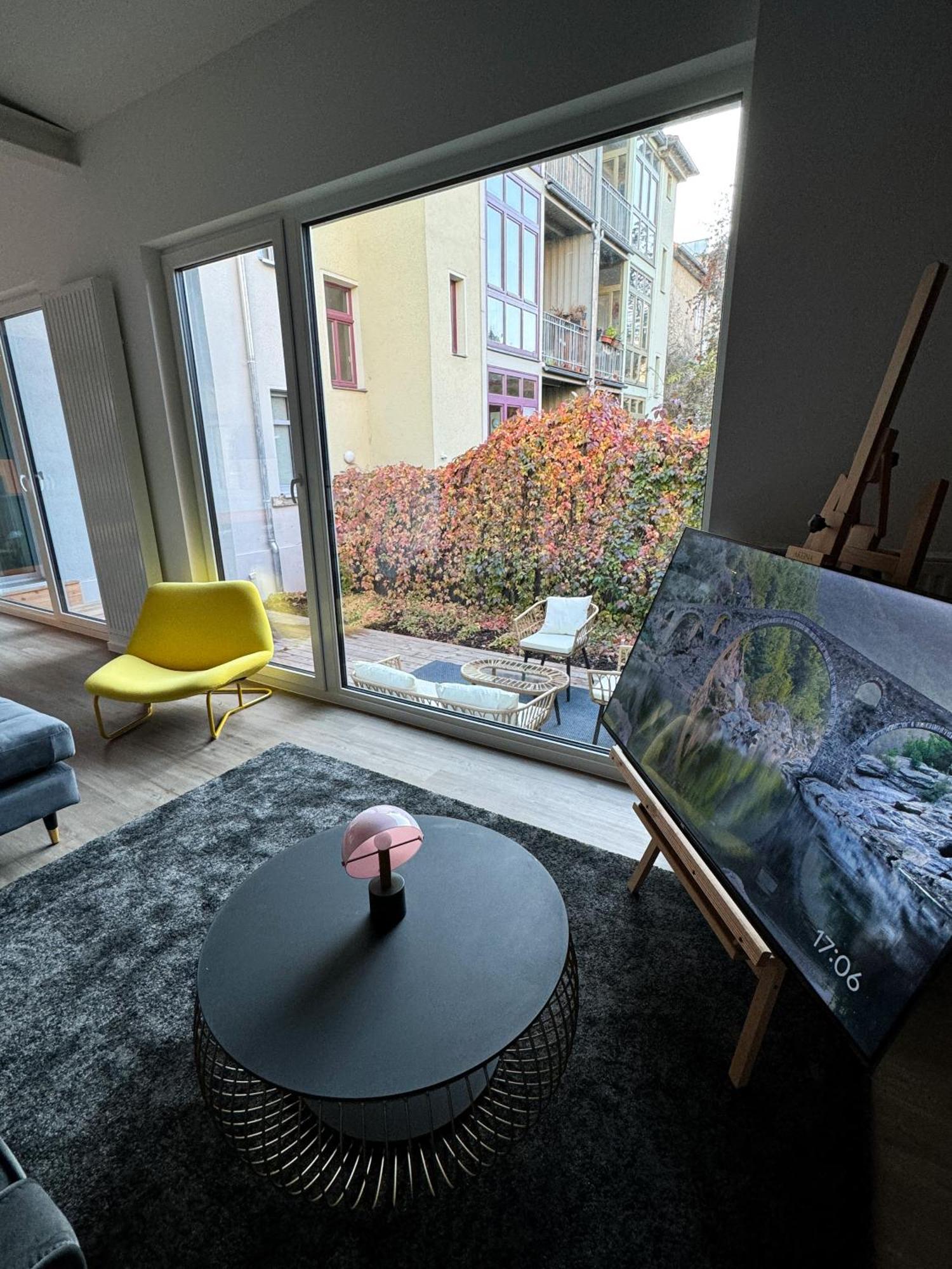 Carl Von Aurora Apartment