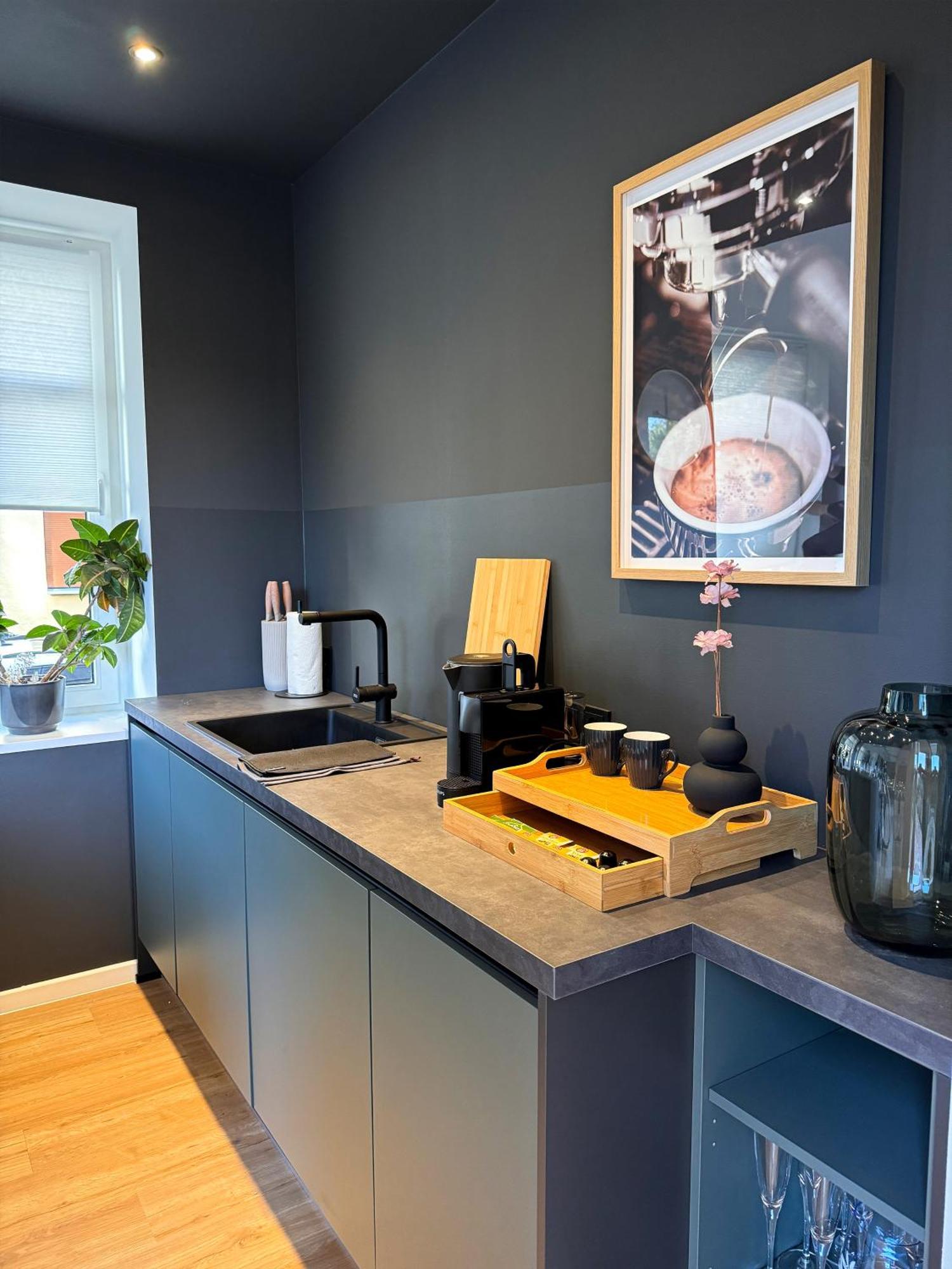 Carl Von Aurora Apartment *