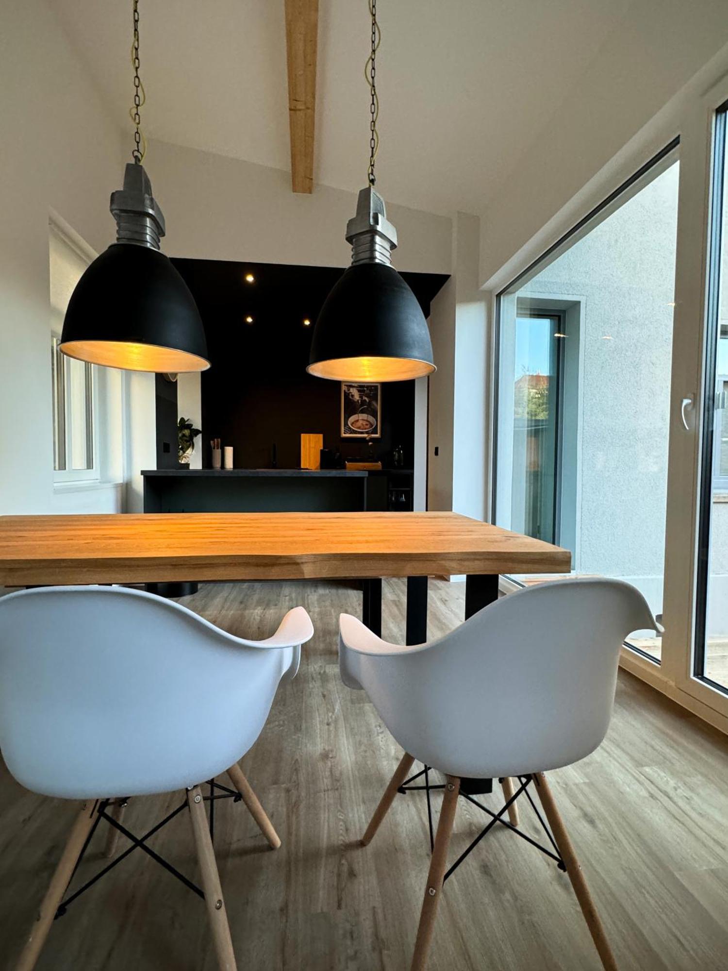 Carl Von Aurora Apartment